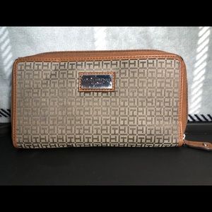 Tommy Hilfiger wallet